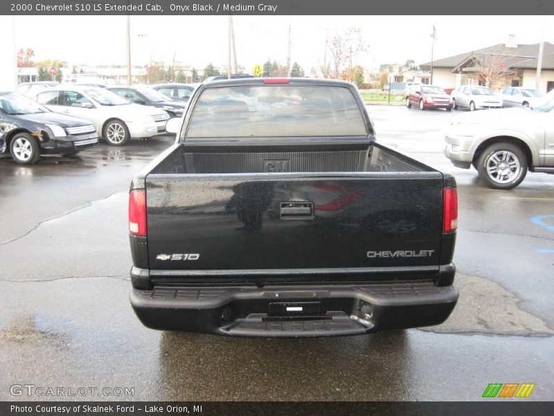 Onyx Black / Medium Gray 2000 Chevrolet S10 LS Extended Cab
