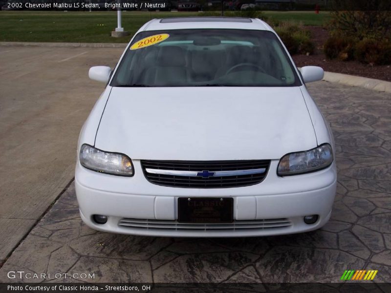 Bright White / Neutral 2002 Chevrolet Malibu LS Sedan