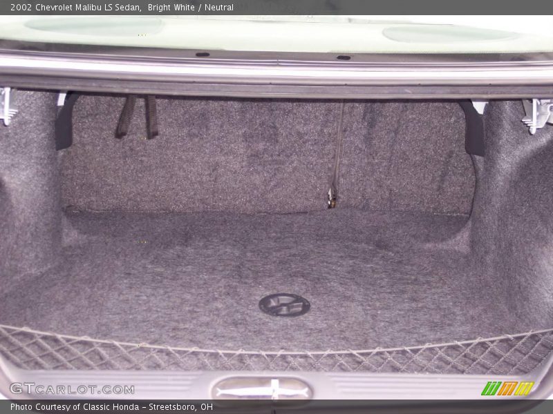 Bright White / Neutral 2002 Chevrolet Malibu LS Sedan