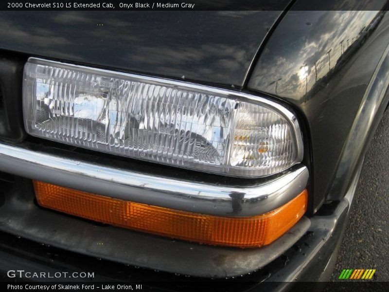 Onyx Black / Medium Gray 2000 Chevrolet S10 LS Extended Cab