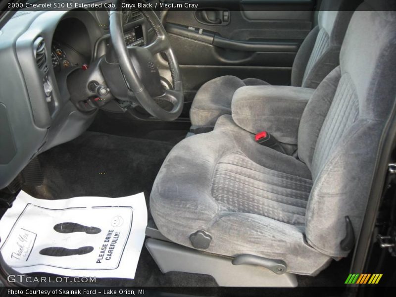 Onyx Black / Medium Gray 2000 Chevrolet S10 LS Extended Cab