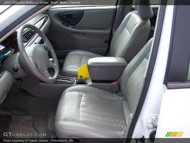 Bright White / Neutral 2002 Chevrolet Malibu LS Sedan