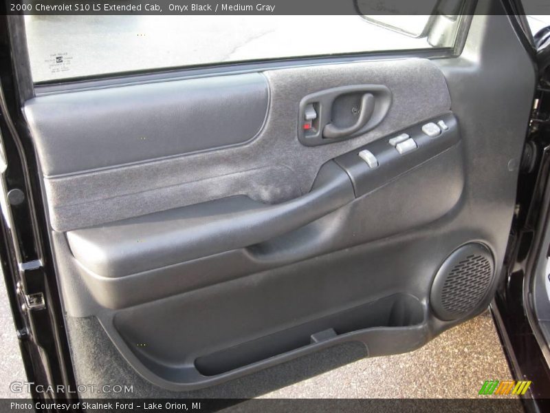 Onyx Black / Medium Gray 2000 Chevrolet S10 LS Extended Cab