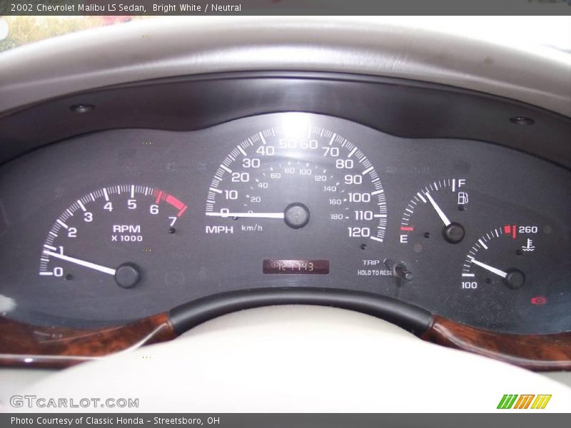 Bright White / Neutral 2002 Chevrolet Malibu LS Sedan