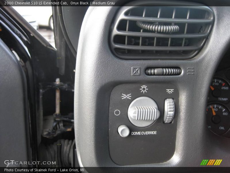 Onyx Black / Medium Gray 2000 Chevrolet S10 LS Extended Cab