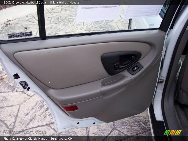 Bright White / Neutral 2002 Chevrolet Malibu LS Sedan