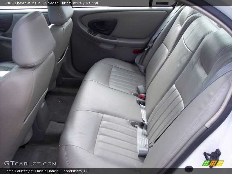 Bright White / Neutral 2002 Chevrolet Malibu LS Sedan