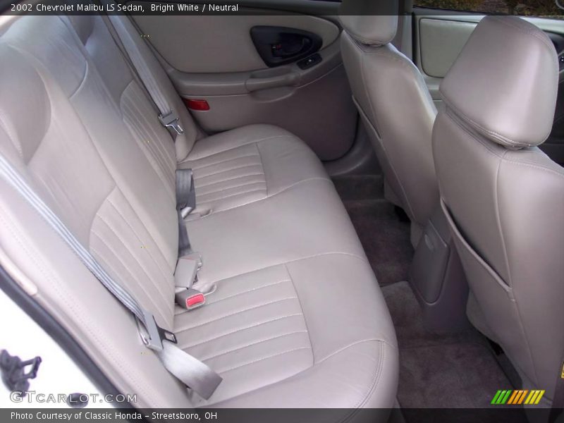 Bright White / Neutral 2002 Chevrolet Malibu LS Sedan