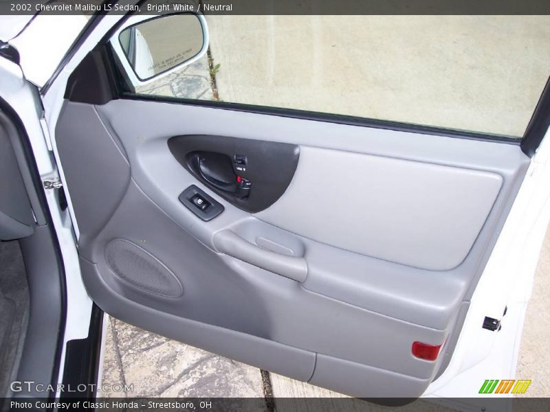 Bright White / Neutral 2002 Chevrolet Malibu LS Sedan