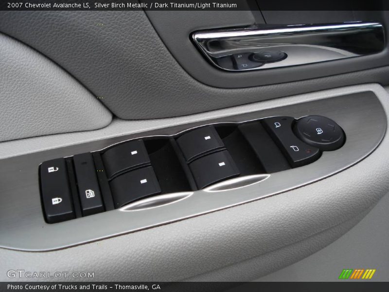Silver Birch Metallic / Dark Titanium/Light Titanium 2007 Chevrolet Avalanche LS
