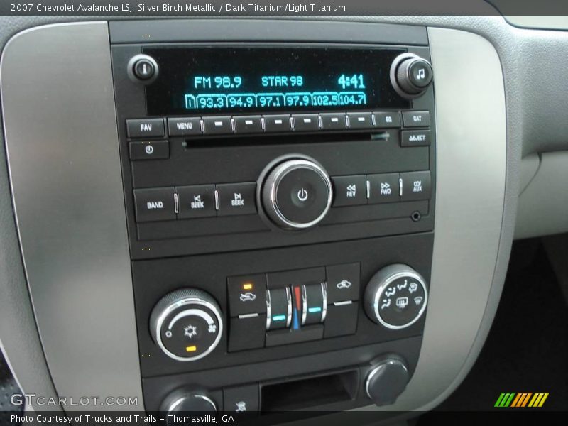 Silver Birch Metallic / Dark Titanium/Light Titanium 2007 Chevrolet Avalanche LS