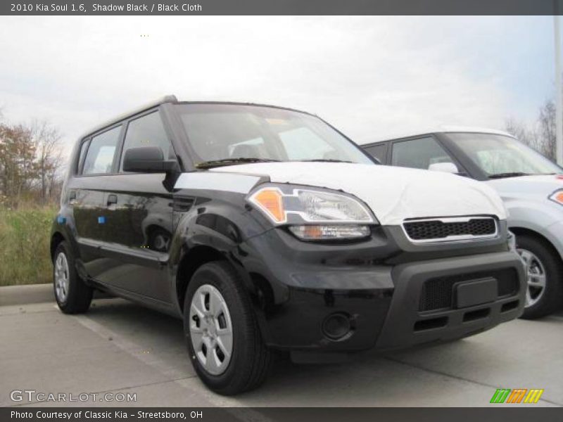 Shadow Black / Black Cloth 2010 Kia Soul 1.6