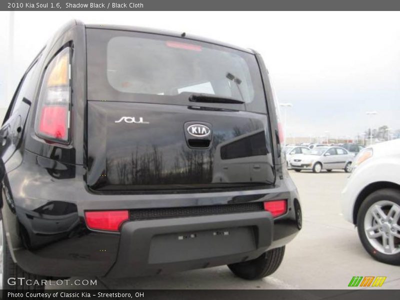 Shadow Black / Black Cloth 2010 Kia Soul 1.6