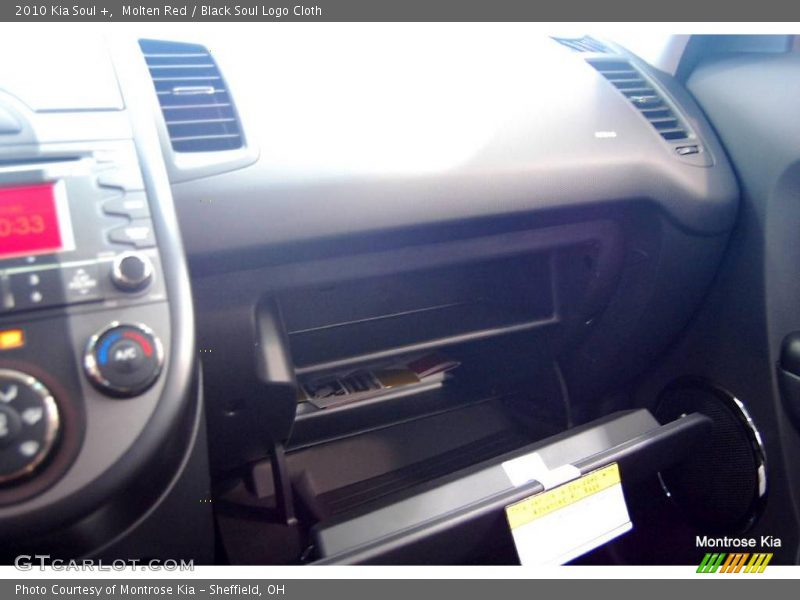 Molten Red / Black Soul Logo Cloth 2010 Kia Soul +
