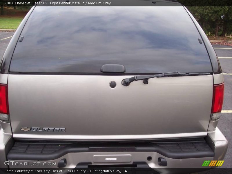Light Pewter Metallic / Medium Gray 2004 Chevrolet Blazer LS