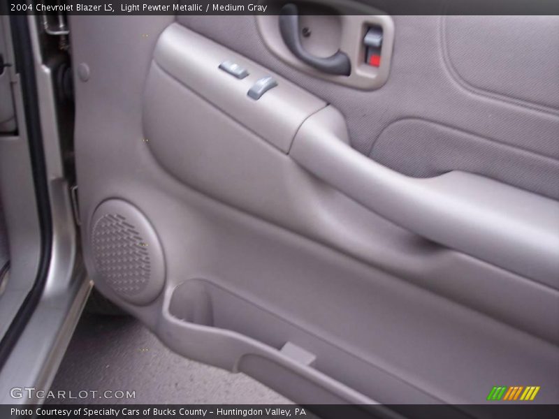 Light Pewter Metallic / Medium Gray 2004 Chevrolet Blazer LS