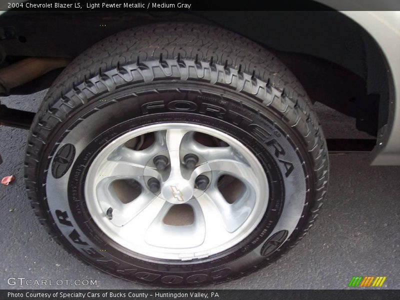 Light Pewter Metallic / Medium Gray 2004 Chevrolet Blazer LS