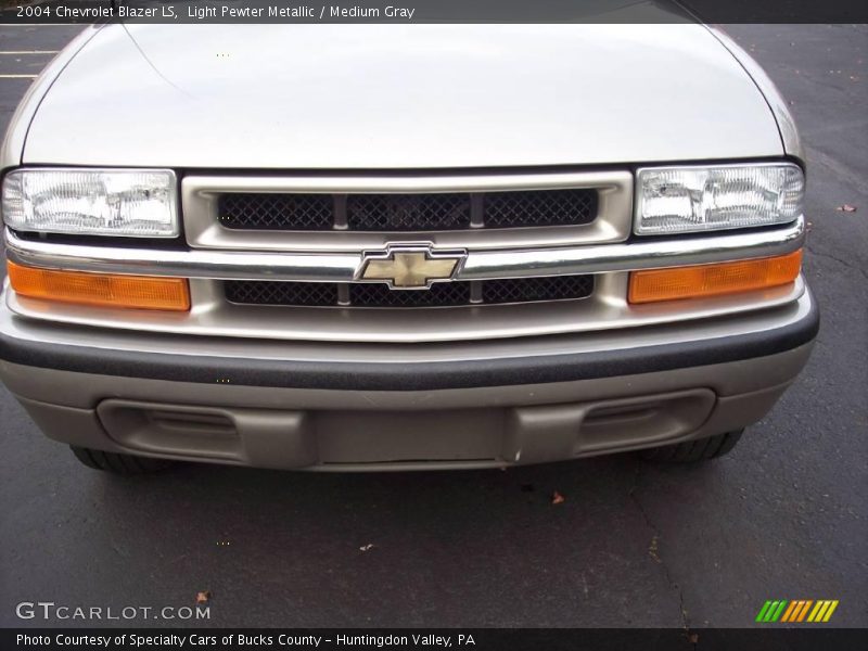 Light Pewter Metallic / Medium Gray 2004 Chevrolet Blazer LS