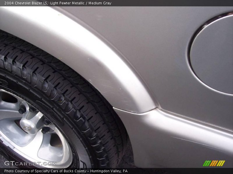 Light Pewter Metallic / Medium Gray 2004 Chevrolet Blazer LS