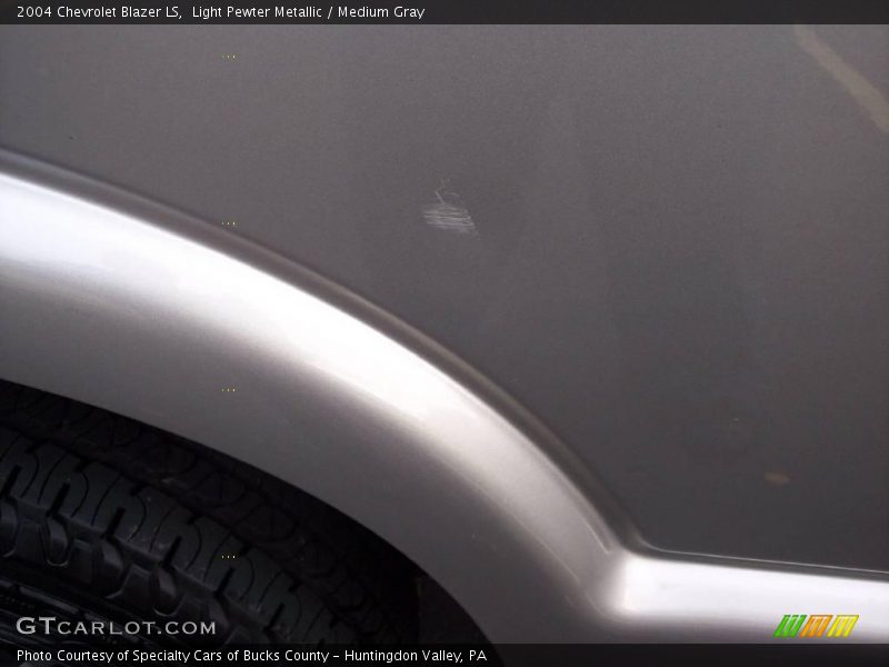 Light Pewter Metallic / Medium Gray 2004 Chevrolet Blazer LS