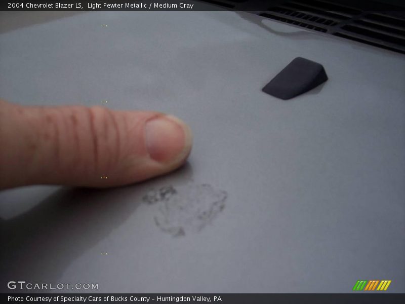 Light Pewter Metallic / Medium Gray 2004 Chevrolet Blazer LS