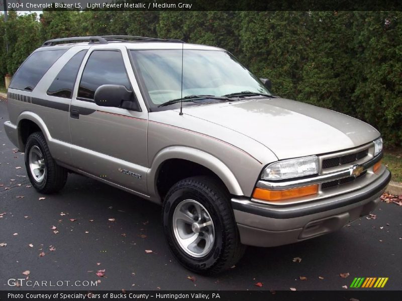 Light Pewter Metallic / Medium Gray 2004 Chevrolet Blazer LS