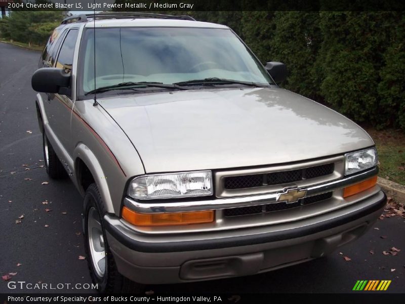 Light Pewter Metallic / Medium Gray 2004 Chevrolet Blazer LS