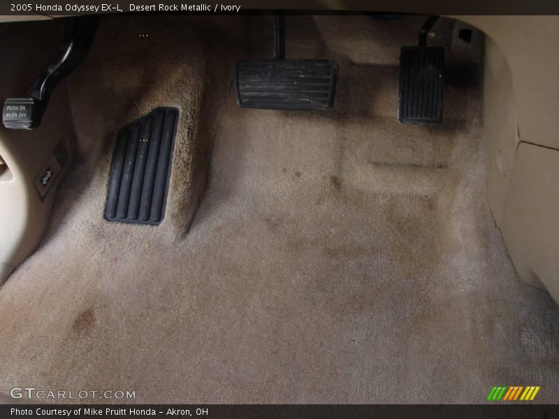 Desert Rock Metallic / Ivory 2005 Honda Odyssey EX-L