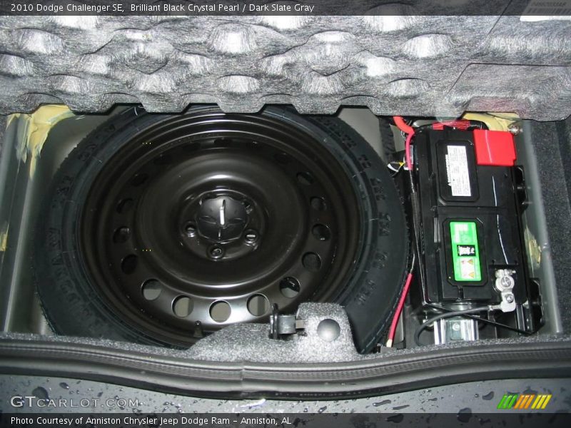 Brilliant Black Crystal Pearl / Dark Slate Gray 2010 Dodge Challenger SE