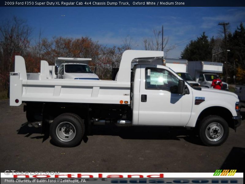 Oxford White / Medium Stone 2009 Ford F350 Super Duty XL Regular Cab 4x4 Chassis Dump Truck