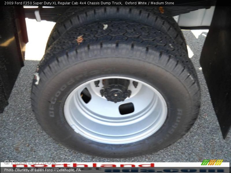 Oxford White / Medium Stone 2009 Ford F350 Super Duty XL Regular Cab 4x4 Chassis Dump Truck
