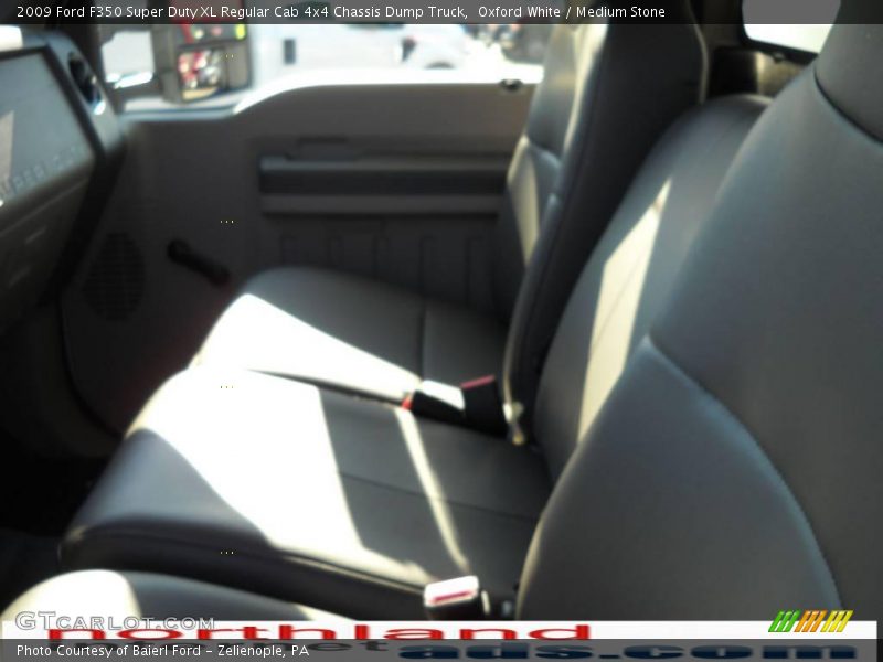 Oxford White / Medium Stone 2009 Ford F350 Super Duty XL Regular Cab 4x4 Chassis Dump Truck