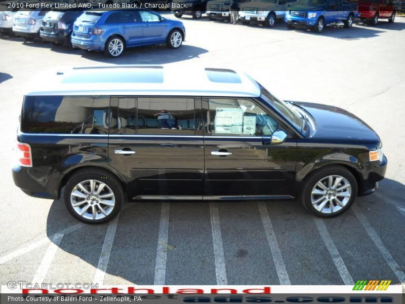 Tuxedo Black / Charcoal Black 2010 Ford Flex Limited AWD