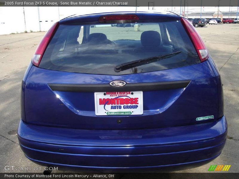 Sonic Blue Metallic / Charcoal/Charcoal 2005 Ford Focus ZX3 S Coupe