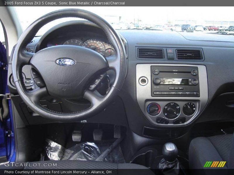 Sonic Blue Metallic / Charcoal/Charcoal 2005 Ford Focus ZX3 S Coupe