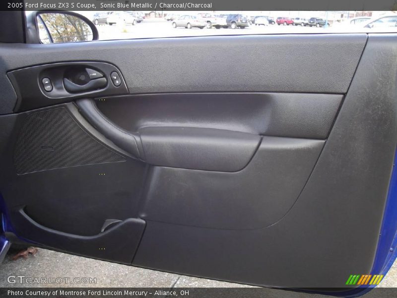 Sonic Blue Metallic / Charcoal/Charcoal 2005 Ford Focus ZX3 S Coupe