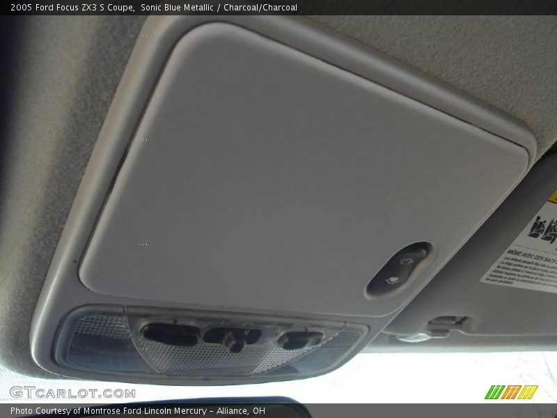 Sonic Blue Metallic / Charcoal/Charcoal 2005 Ford Focus ZX3 S Coupe