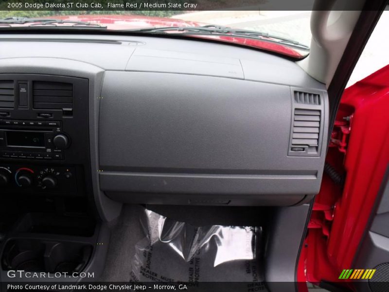 Flame Red / Medium Slate Gray 2005 Dodge Dakota ST Club Cab