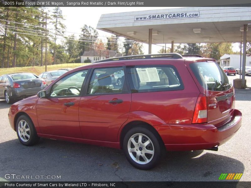 Sangria Red Metallic / Dark Flint/Light Flint 2005 Ford Focus ZXW SE Wagon