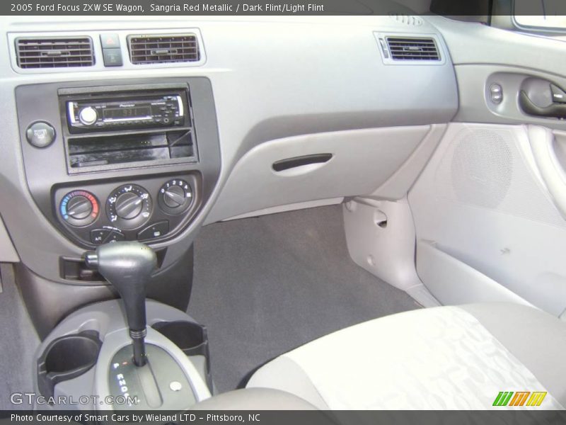 Sangria Red Metallic / Dark Flint/Light Flint 2005 Ford Focus ZXW SE Wagon