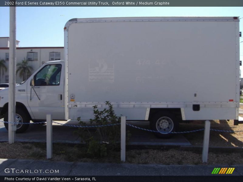 Oxford White / Medium Graphite 2002 Ford E Series Cutaway E350 Commercial Utility Truck