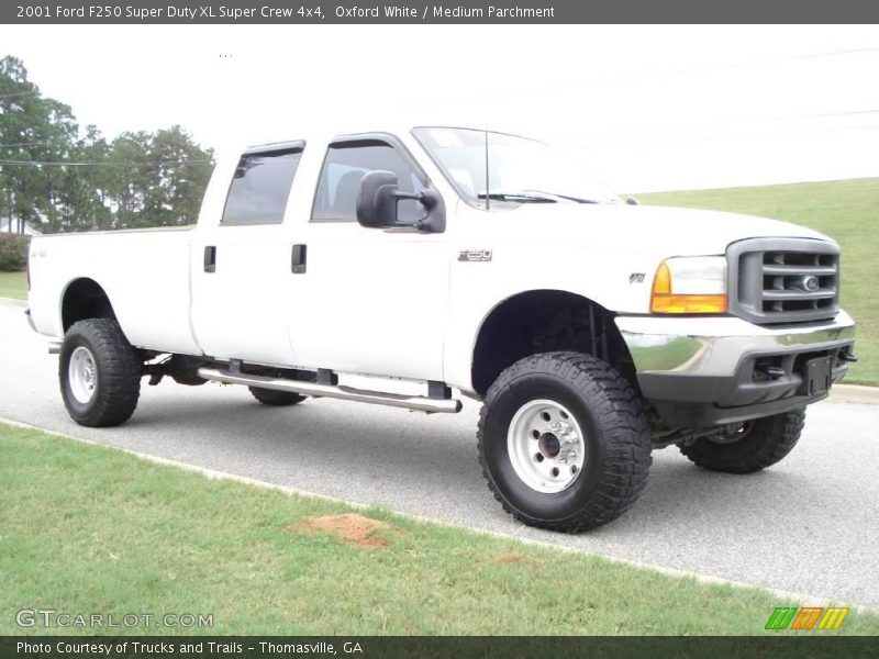 Oxford White / Medium Parchment 2001 Ford F250 Super Duty XL Super Crew 4x4