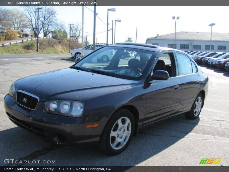 Midnight Gray / Gray 2002 Hyundai Elantra GLS Sedan