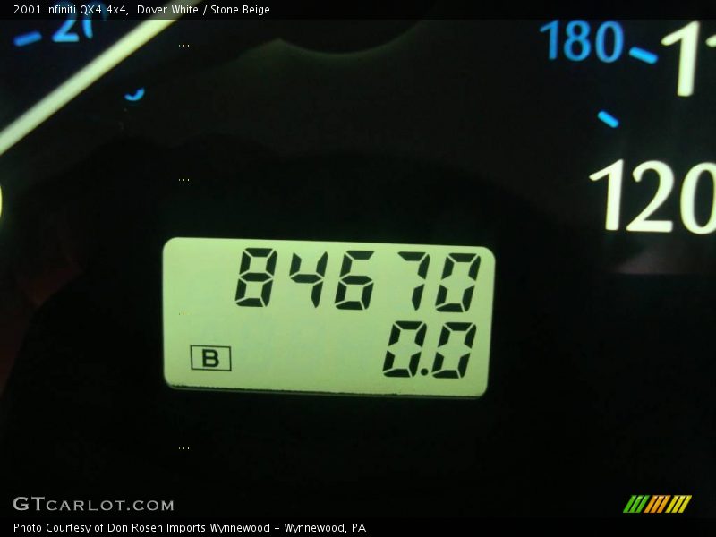 Dover White / Stone Beige 2001 Infiniti QX4 4x4