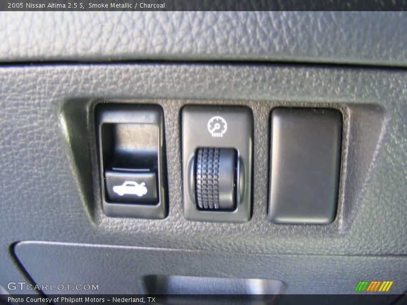 Smoke Metallic / Charcoal 2005 Nissan Altima 2.5 S