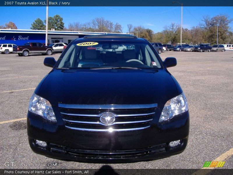 Black / Ivory 2007 Toyota Avalon XLS