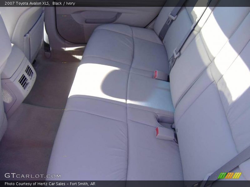 Black / Ivory 2007 Toyota Avalon XLS