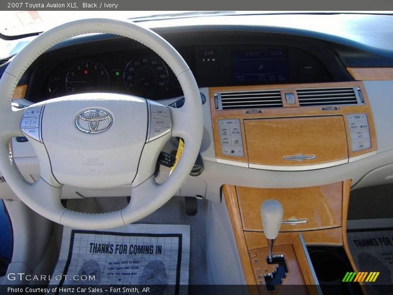 Black / Ivory 2007 Toyota Avalon XLS