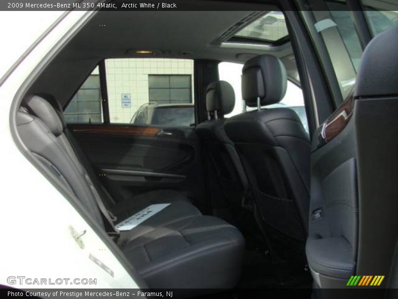 Arctic White / Black 2009 Mercedes-Benz ML 350 4Matic