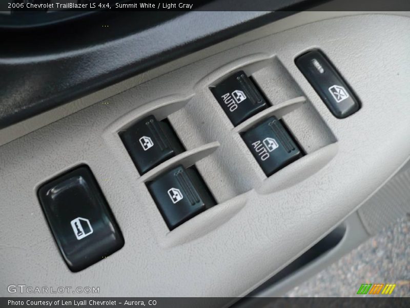 Summit White / Light Gray 2006 Chevrolet TrailBlazer LS 4x4